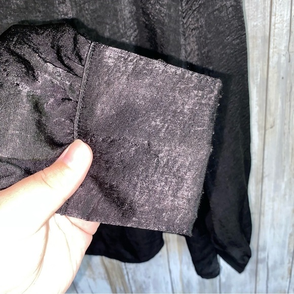 Entro Black Strap Open Shoulder Blouse - Picture 4 of 6